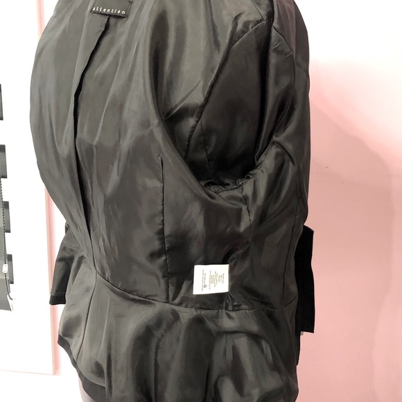 ATTENTION Women's Sateen Front Zip black tailored hourglass Blazer sizeS NWOT - Picture 10 of 10